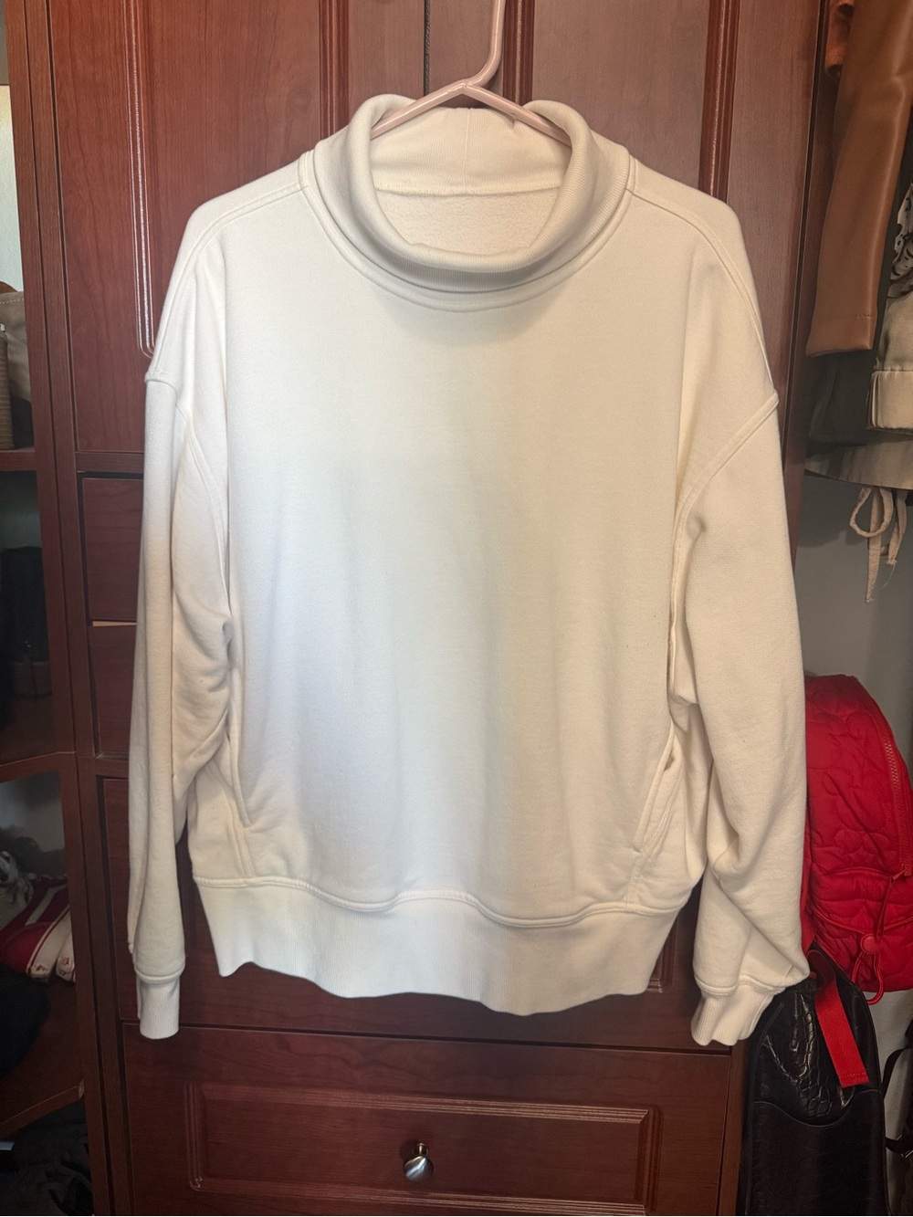 ALO Yoga Women’s Cream Oversized Turtleneck Sweater
